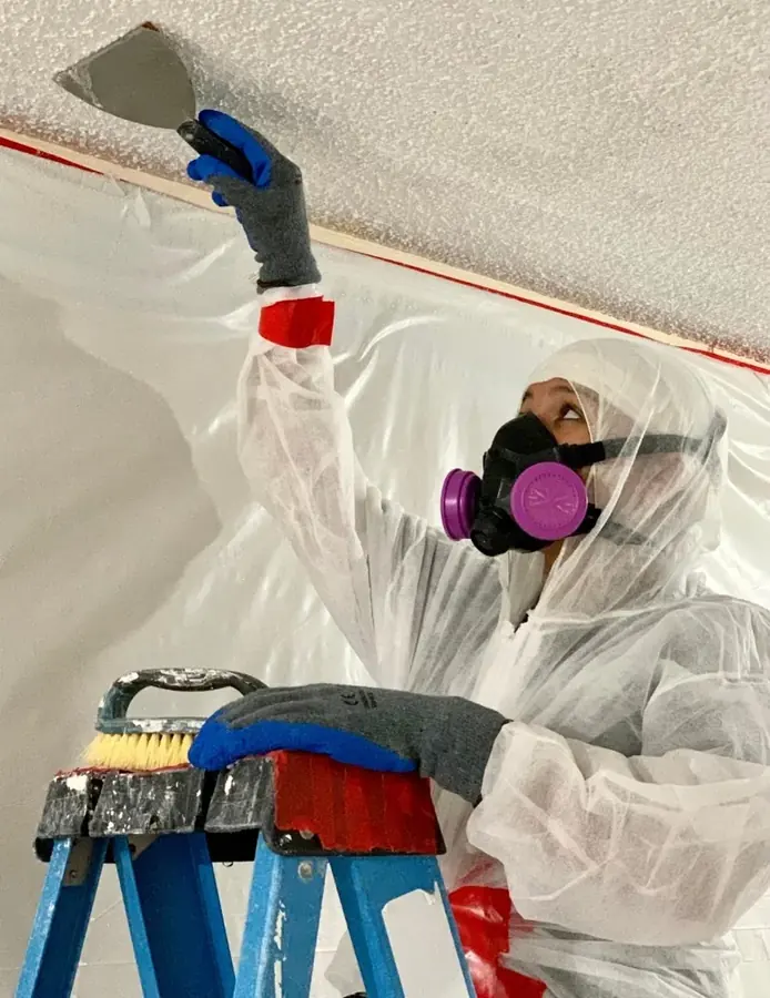 Containment set before drying a water damaged room